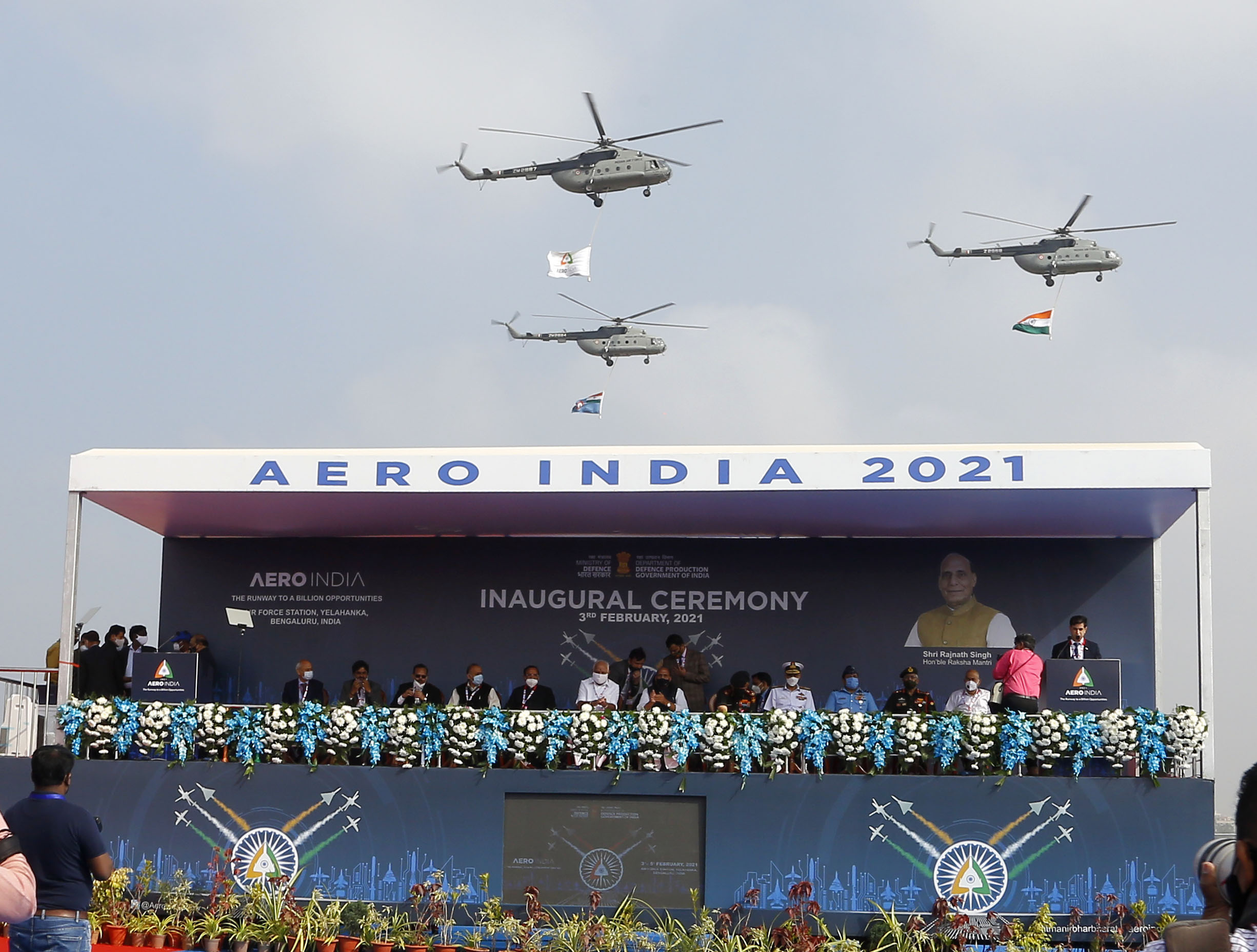 The Union Minister for Defence, Shri Rajnath Singh inaugurates the biennial air show, Aero India 2021, at the Air Force Station, Yelahanka, in Bengaluru on February 03, 2021.	The Union Minister for Chemicals and Fertilizers, Shri D.V. Sadananda Gowda, the Chief Minister of Karnataka, Shri B.S. Yediyurappa, the Chief of Defence Staff (CDS), General Bipin Rawat and other dignitaries are also seen.